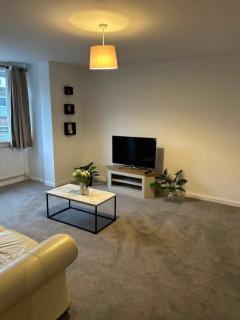 Contractor and Family Cozy Home Sleeps 7 Free Parking - 3