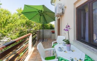Stunning Apartment In Valbandon - Valbandon - 7