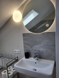 Fredi Apartment, moderne ruhige Wohnung, nur 4 km von der A2 - Leopoldshöhe - 6