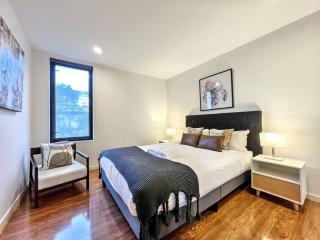 No 406 Docklands - Stylish City Retreat - 6