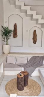 Peaceful 2BR House with Rice Field View Near Beach & Local Spots - Mendaya - 4