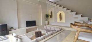 Peaceful 2BR House with Rice Field View Near Beach & Local Spots - Mendaya - 5