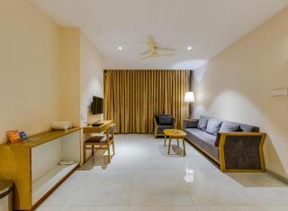 Hotel Sapphire Premium Hotel & Suite - Karad - 2