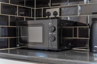 The Hampden House - Sleeps 7 - Grays Thurrock - 8