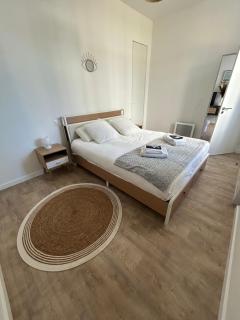 Le Quai St Louis - 2