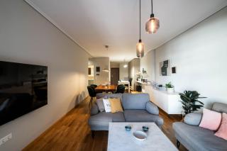 Stylish 2BR with Balcony, Northern Suburbs - Atenas - 0