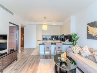 JW Marriott Dubai Marina - Luxury Lifestyle, Pool, Sun & Views - 3