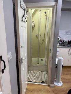 E1 Flats-2nd Floor - London - 7