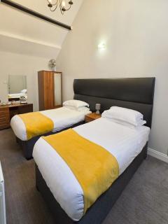 The Diamond Inn - 8