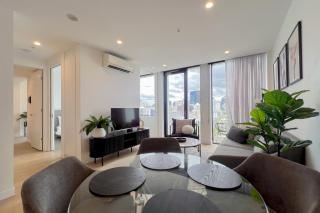 Spacious 2bed 2bath Apartment with City Views - Brisbane - 0