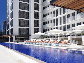 Spacious 2bed 2bath Apartment with City Views - Brisbane - 0