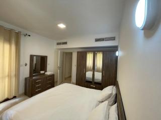 Beachfront Apartment with Pool & Stunning View - 4