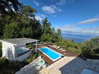 Apartments Chiara mit Meerblick und Pool und Jacuzzi - Lovran - 3