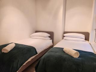 Home In Worcester - With Free Parking - 5