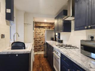 Home In Worcester - With Free Parking - Henwick - 9