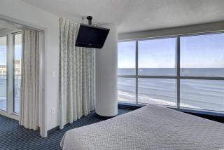 Oversized 2 Bedroom Oceanview Condo! 2 King Beds! Oceans One 701 - Myrtle Beach - 8