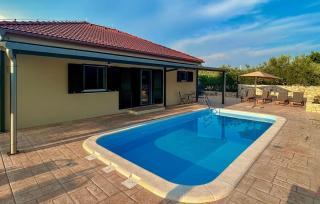 Stunning Home In Zadvarje - Zadvarje - 7