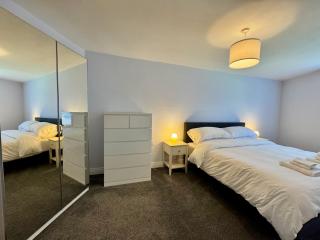 Fully refurbished - Park View 2 Bed - Belfast - 8