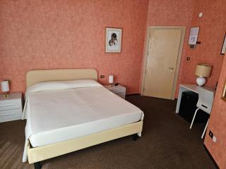 Hotel Corona - 4