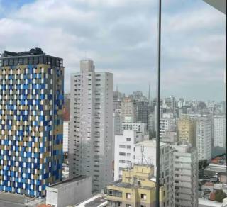 Studio 2113 moderno com maleiro localizado na rua Oscar Freire 1375 - 1
