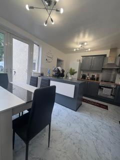 Serenity Home Stays Near Watford Junction - Leavesden Green - 7