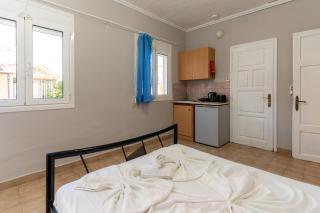Elpida Hotel - 2
