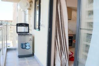Favorite Staycation by Janice - Modern Comfort Near Airport - 6