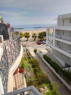 Attico bilocale panoramico sul mare - 5