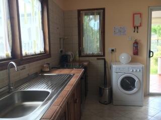 Lazy Hill Bungalows - 3