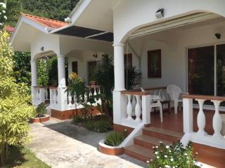Lazy Hill Bungalows - 2