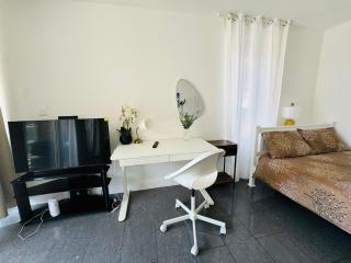 Luxurious Tower Bridge Flat - 8