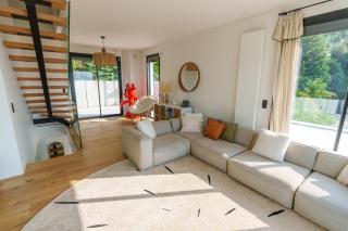 Superb villa with sea view, swimming pool - 9