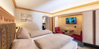Hotel Paradies - Tires - 2