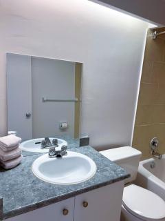 The Charming Downtown Stop - 3