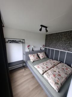 Chalet Julia, Minicamping de Grutte Earen - Burum - 8