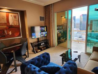 Penthouse Studio Suite at the Signature MGM - 9