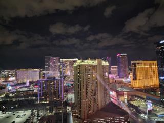 Penthouse Studio Suite at the Signature MGM - Las Vegas - 5