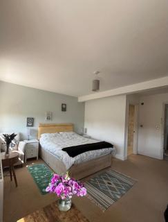 Converted Oast House - Canterbury - 0