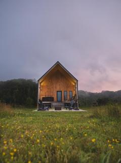 NEW! Moonrise Meadow | Hot Tub | River | 360 Views - Stanton - 3