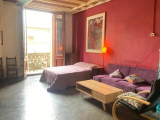 Bohemian Loft in San Telmo with Balcony, Queen size Bed and Round Bathtub - Buenos Aires - 9