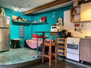 Bohemian Loft in San Telmo with Balcony, Queen size Bed and Round Bathtub - Buenos Aires - 4
