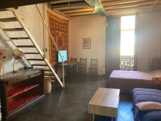 Bohemian Loft in San Telmo with Balcony, Queen size Bed and Round Bathtub - Buenos Aires - 2