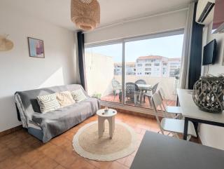 Studio cabine Coté Marina, terrasse et clim, plage à pied - 0