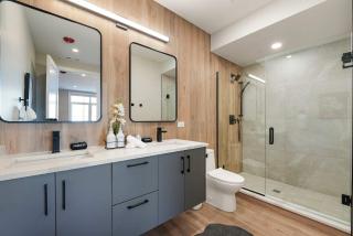 Modern 2BR2BA Condo Free Parking and Balcony - Chicago - 7