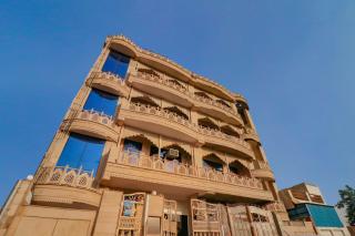 Hotel O Primrose Hotel's Near Noida Sector 76 Metro Station - 4