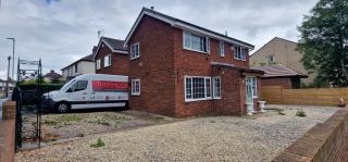 3-Bed Detached House Private Drive for Two Cars - 9