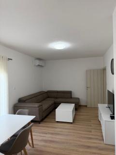Dane Apartment Airport Podgorica - Mitrovići - 3