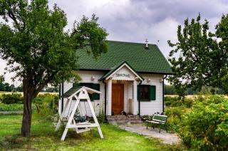 Biały Domek w Ogrodzie Różanym - 0