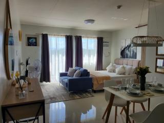 VERDANT by Camella Manors Deluxe Queen Room with Balcony, Gym and Swimming Pool - Puerto Princesa - 8