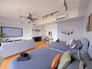 10PX Family Gathering Spacious Duplex, The Hub SS2 with Projector - 1